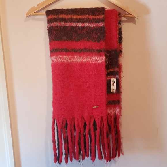 Hollister Red Plaid Blanket Scarf - Picture 2 of 3